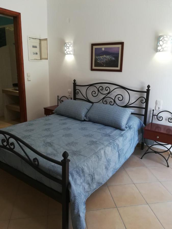 Leonidas Apartments Kamári Екстериор снимка