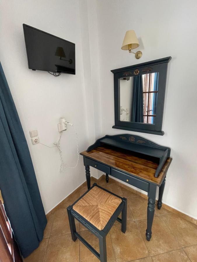 Leonidas Apartments Kamári Екстериор снимка