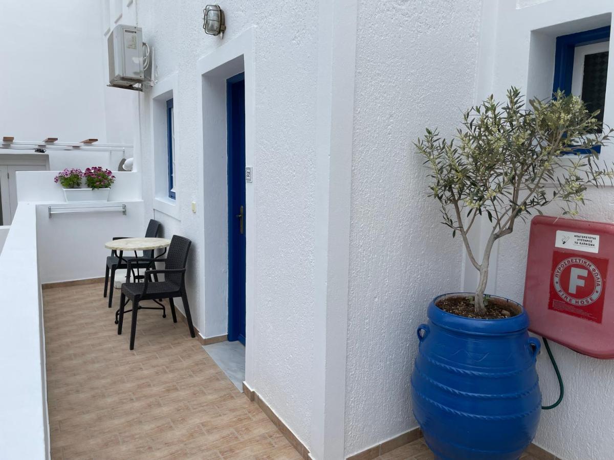 Leonidas Apartments Kamári Екстериор снимка