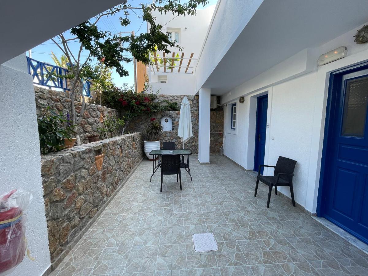 Leonidas Apartments Kamári Екстериор снимка
