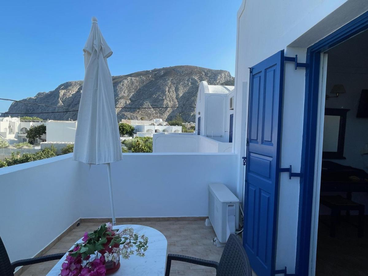 Leonidas Apartments Kamári Екстериор снимка